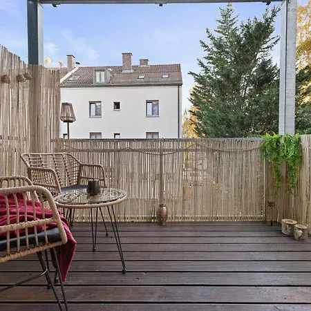 Stilvolles Wohlfuehl-apartment Mit Balkon Аугсбург