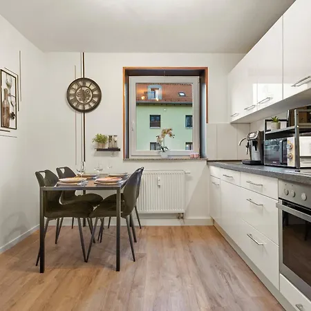 Stilvolles Wohlfuehl-apartment Mit Balkon Daire