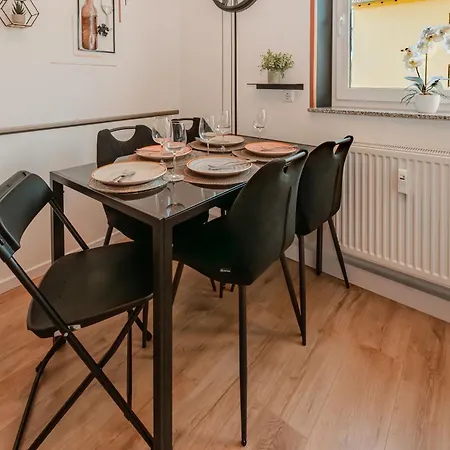 Stilvolles Wohlfuehl-apartment Mit Balkon *