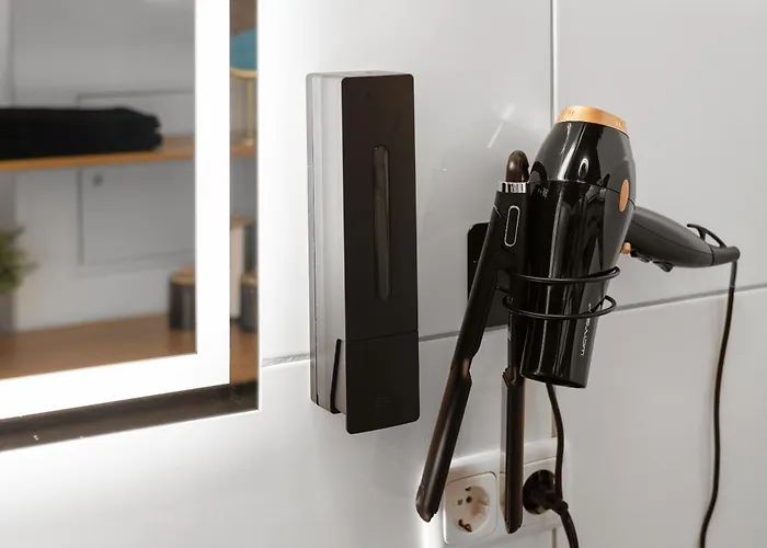 شقة Stilvolles Wohlfuehl-apartment Mit Balkon *