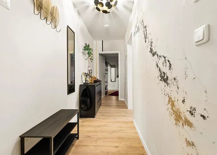 شقة Stilvolles Wohlfuehl-apartment Mit Balkon *